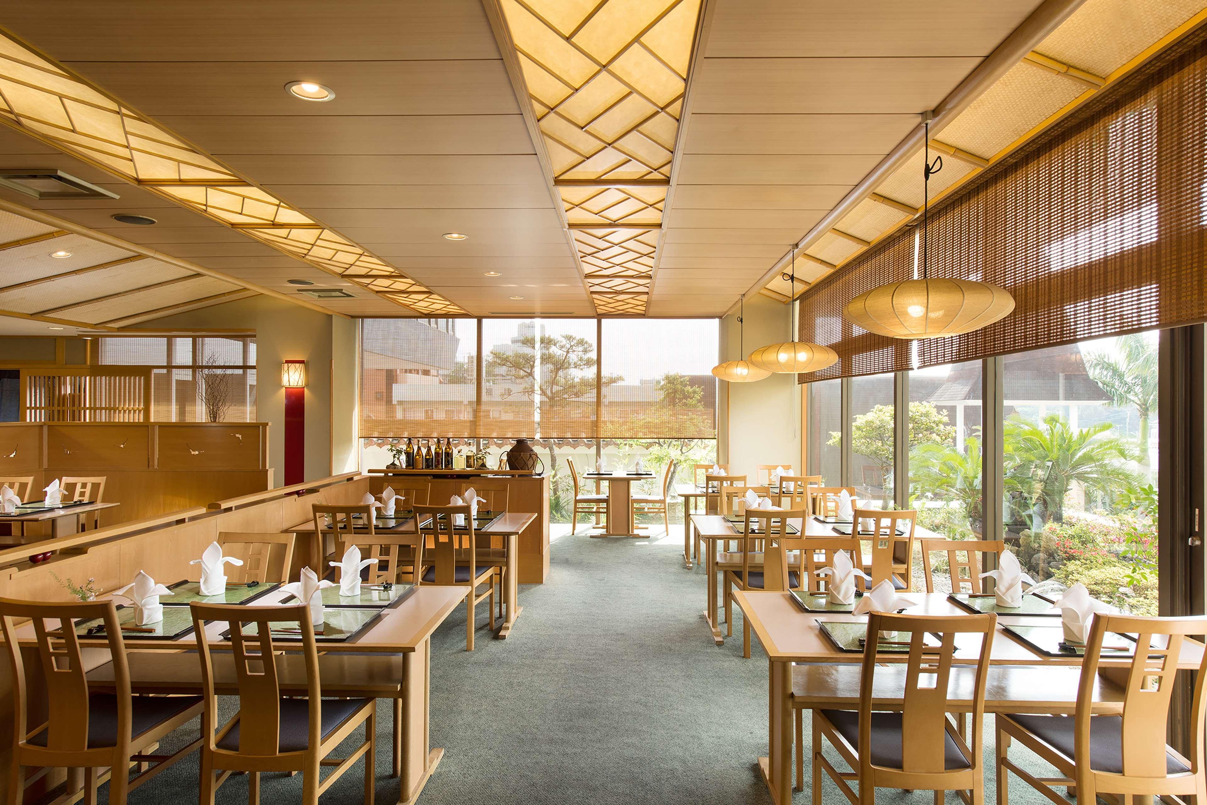 Doubletree By Hilton Naha Shuri Castle Ngoại thất bức ảnh